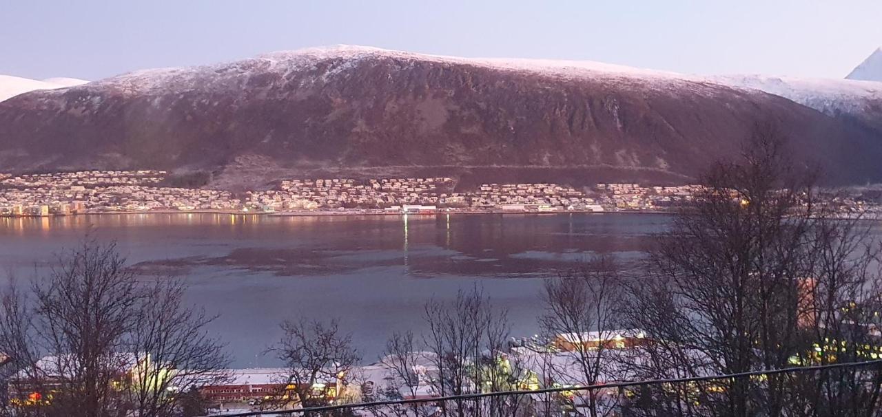 Tromsoapartment Silent Area With Nice View I Have Warm Caravan For Rent Same Place, 4 People Eksteriør bilde