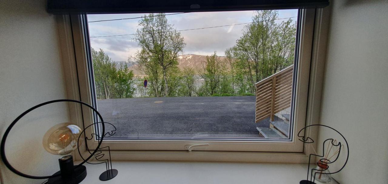Tromsoapartment Silent Area With Nice View I Have Warm Caravan For Rent Same Place, 4 People Eksteriør bilde
