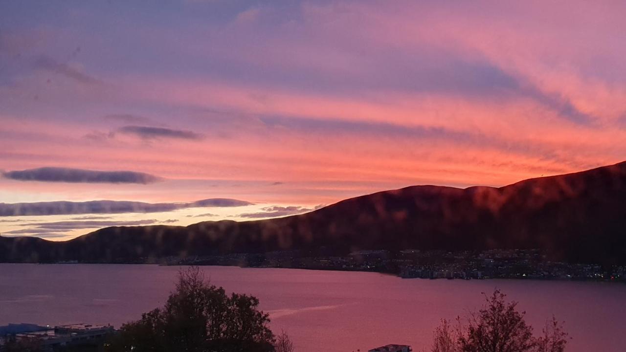 Tromsoapartment Silent Area With Nice View I Have Warm Caravan For Rent Same Place, 4 People Eksteriør bilde