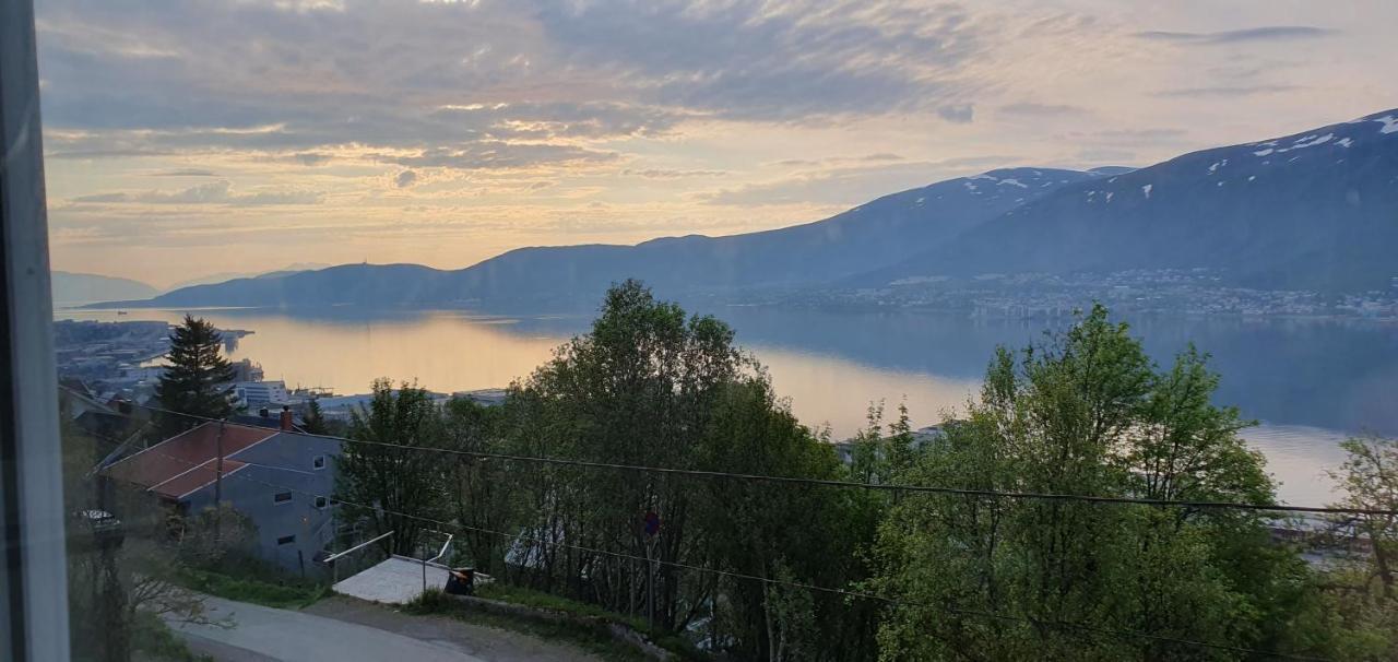 Tromsoapartment Silent Area With Nice View I Have Warm Caravan For Rent Same Place, 4 People Eksteriør bilde