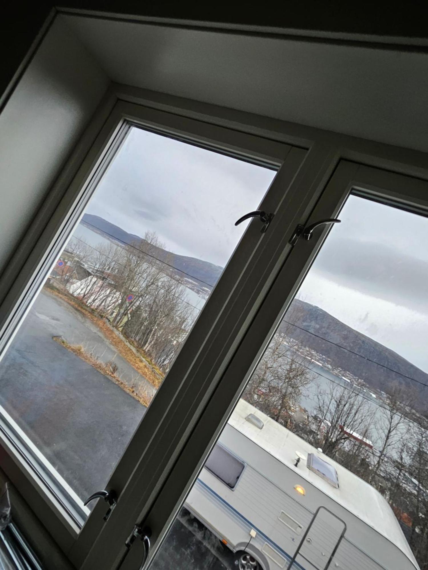Tromsoapartment Silent Area With Nice View I Have Warm Caravan For Rent Same Place, 4 People Eksteriør bilde